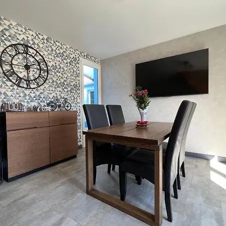 Maison Avec Jardin 4 A 5 Personnes *