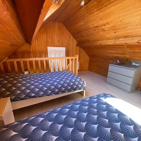 Hébergement de vacances Maison Avec Jardin 4 A 5 Personnes